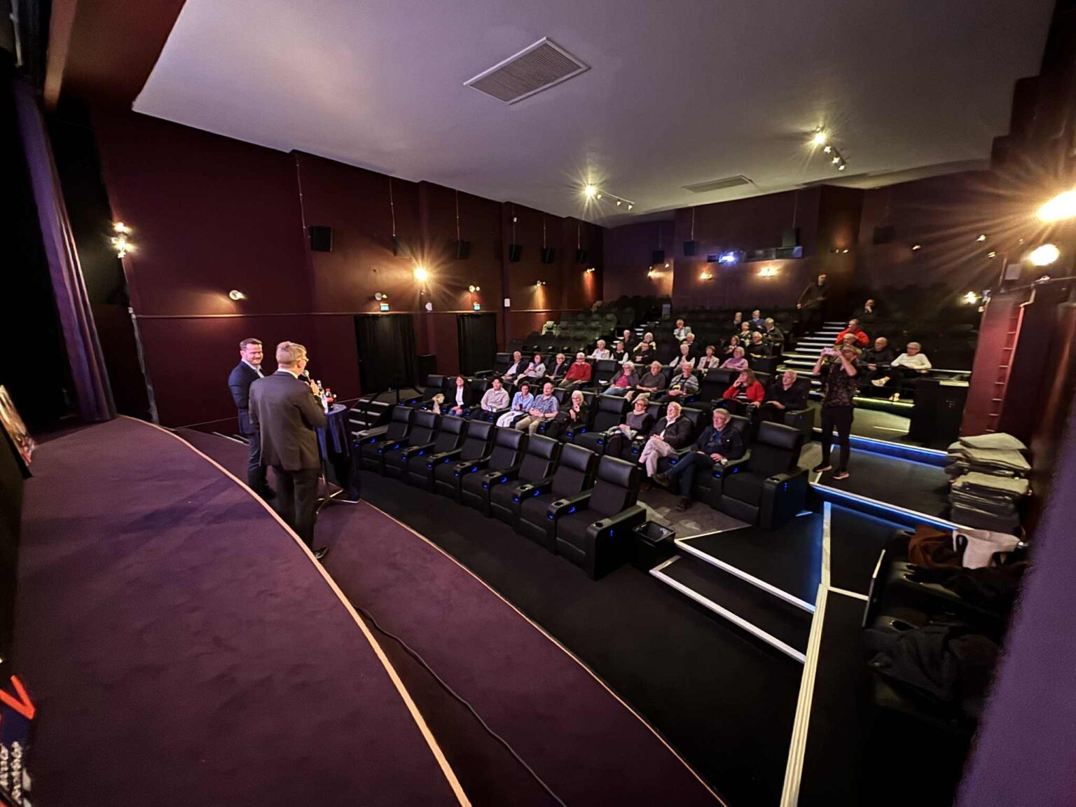 Alle 12 partier er med ved afslutningsdebatten i Værløse Bio mandag den 17. november kl. 17.30.