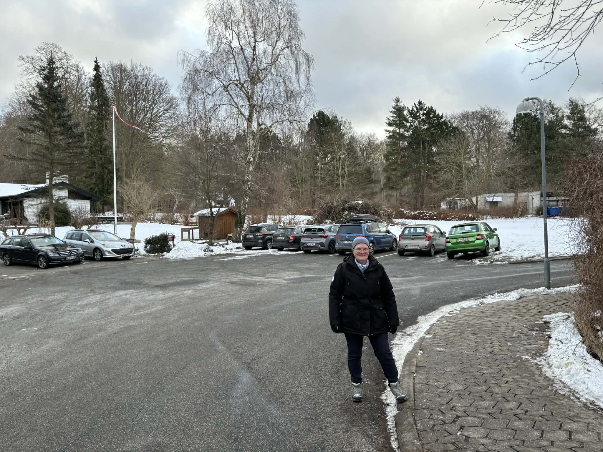 Jonna B. Nielsen kan se frem til tre og et halvt år med tung lastbiltrafik på den smalle Chr. Hauchs Allé. Trafikplanen kommer først senere.