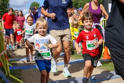 225 børn og forældre løb 2 km. Foto: Furesø Løbefest.