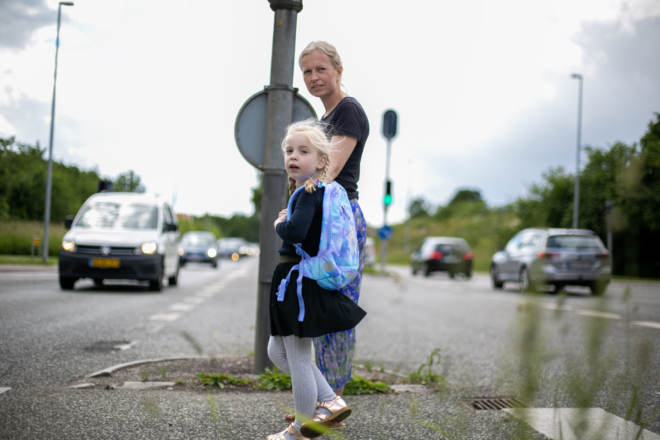 Hvis flere forældre går eller cykler med deres barn til skole, får barnet vigtig viden om at færdes sikkert i trafikken - og der bliver mindre trafikkaos ved skolerne Foto: Rådet for Sikker Trafik)
