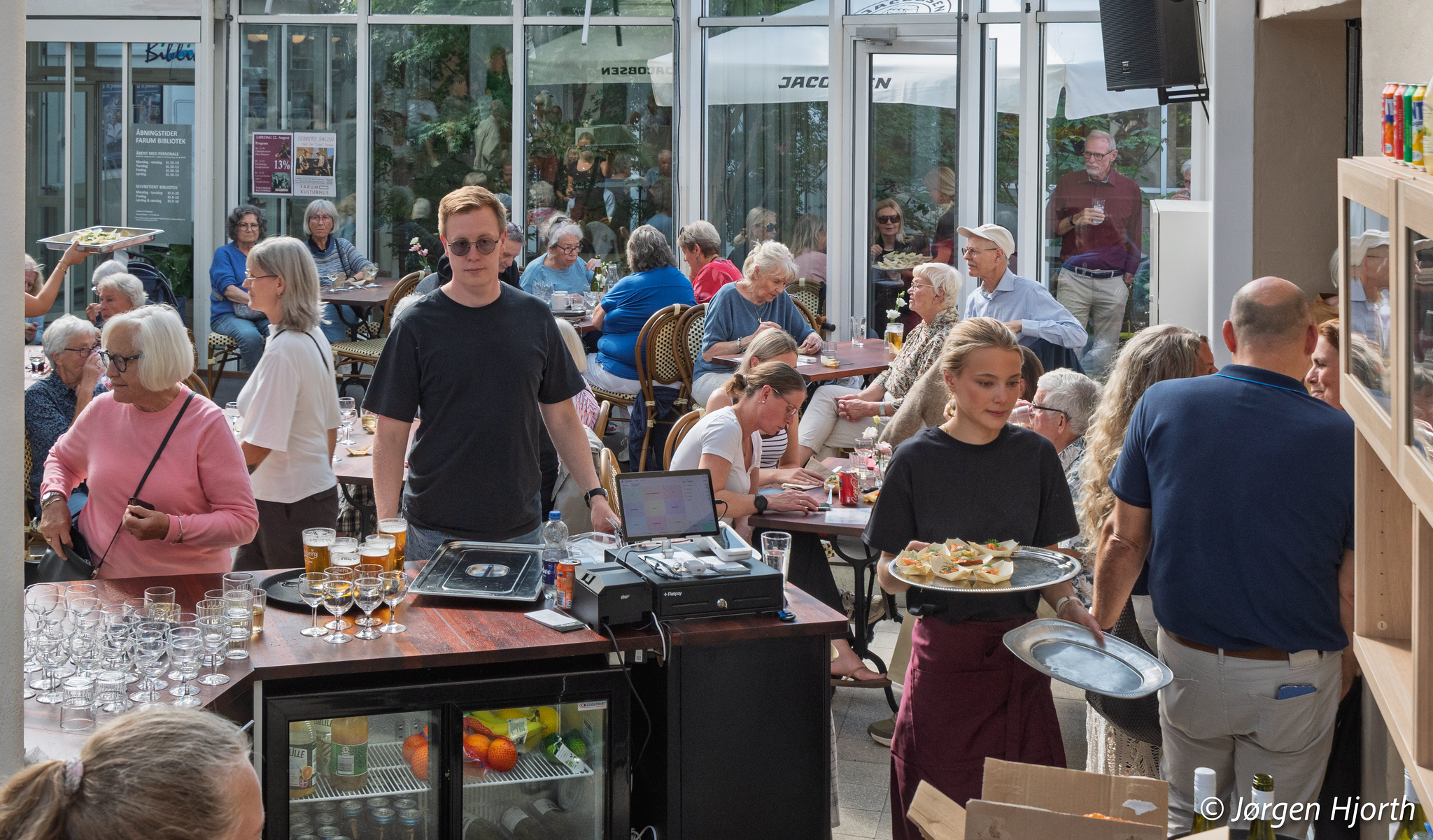 Café Trappaud havde forventet 100-150 gæster ved åbningsreception, men der kom over 250.