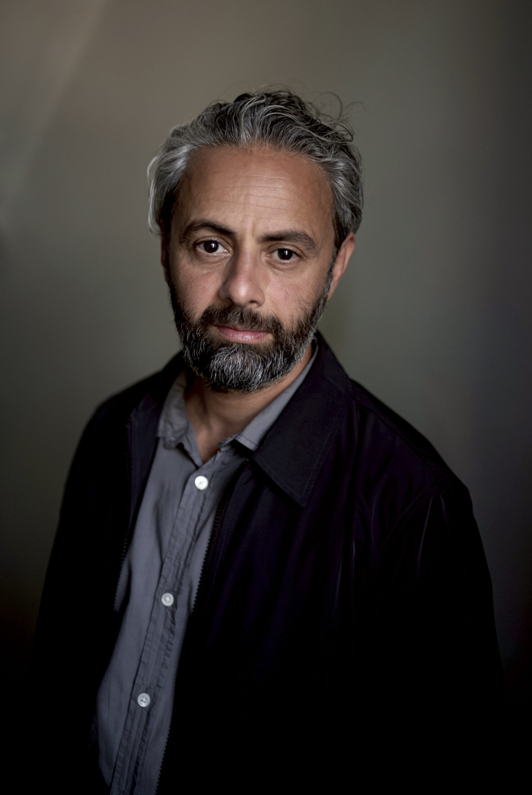 Waleed Safi fortæller om sin anmelderroste bog "Alle veje fører til Mekka" tirsdag den 22. september på Farum Bibliotek.