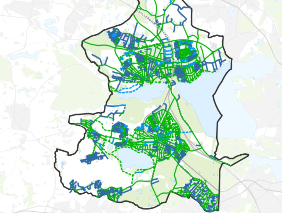 I stedet for at overdrage udgifter til grundejerforeningerne skal Furesø Kommune nu lave frivillige aftaler med alle vejlav og grundejerforening om, at kommunen står for driften af vejbelysning. Det er alle de blå veje på dette kort. Skitse: Furesø Kommune.